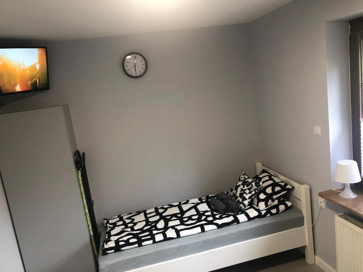 Klimatyzowane Apartamenty I Pokoje Przy Targach Kielce Exterior foto