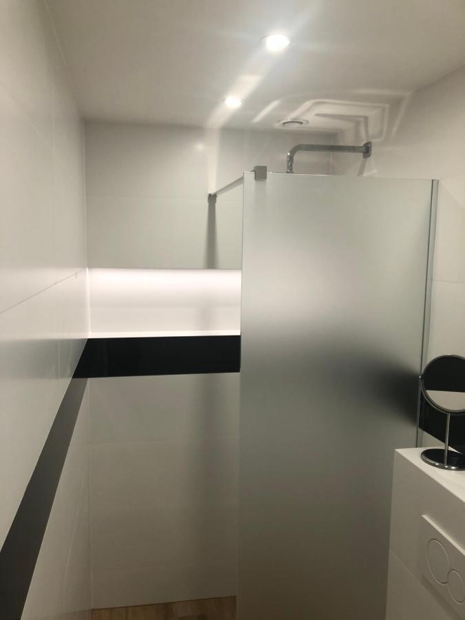 Klimatyzowane Apartamenty I Pokoje Przy Targach Kielce Exterior foto